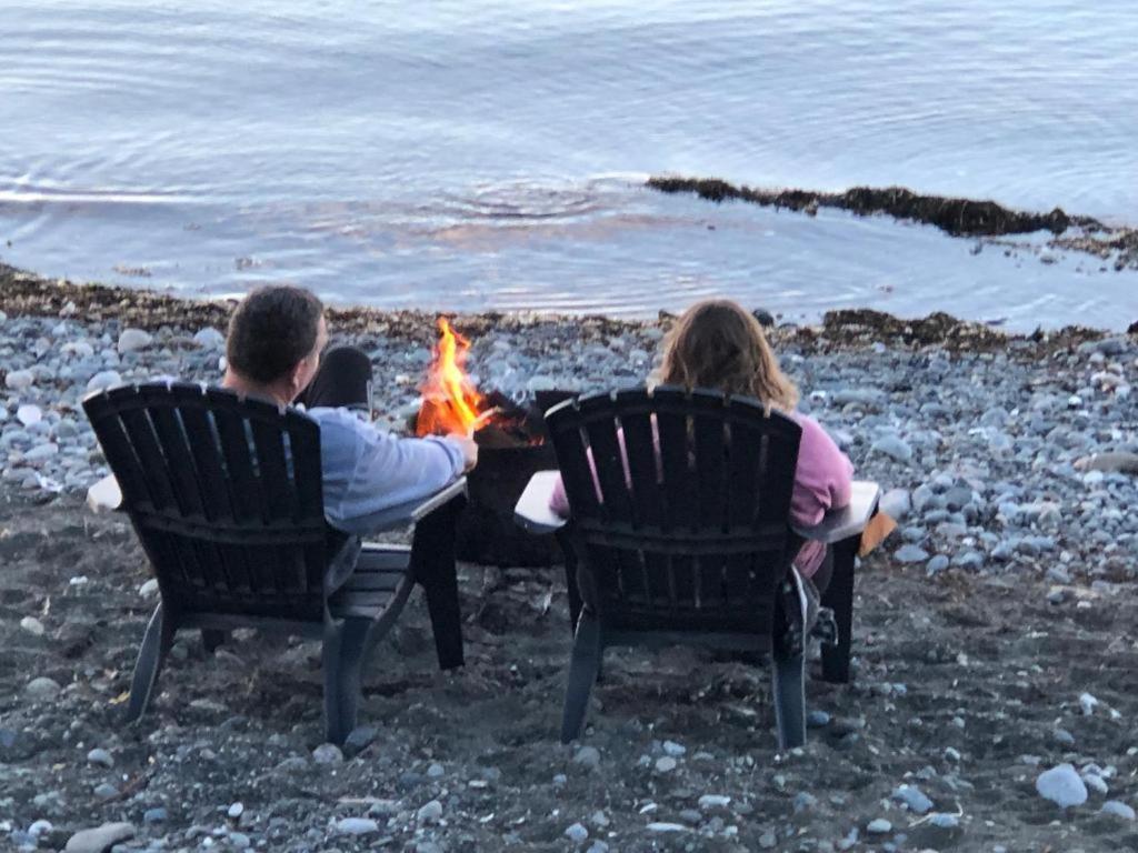 Qualicum Breeze Beach Resort Bowser Bagian luar foto
