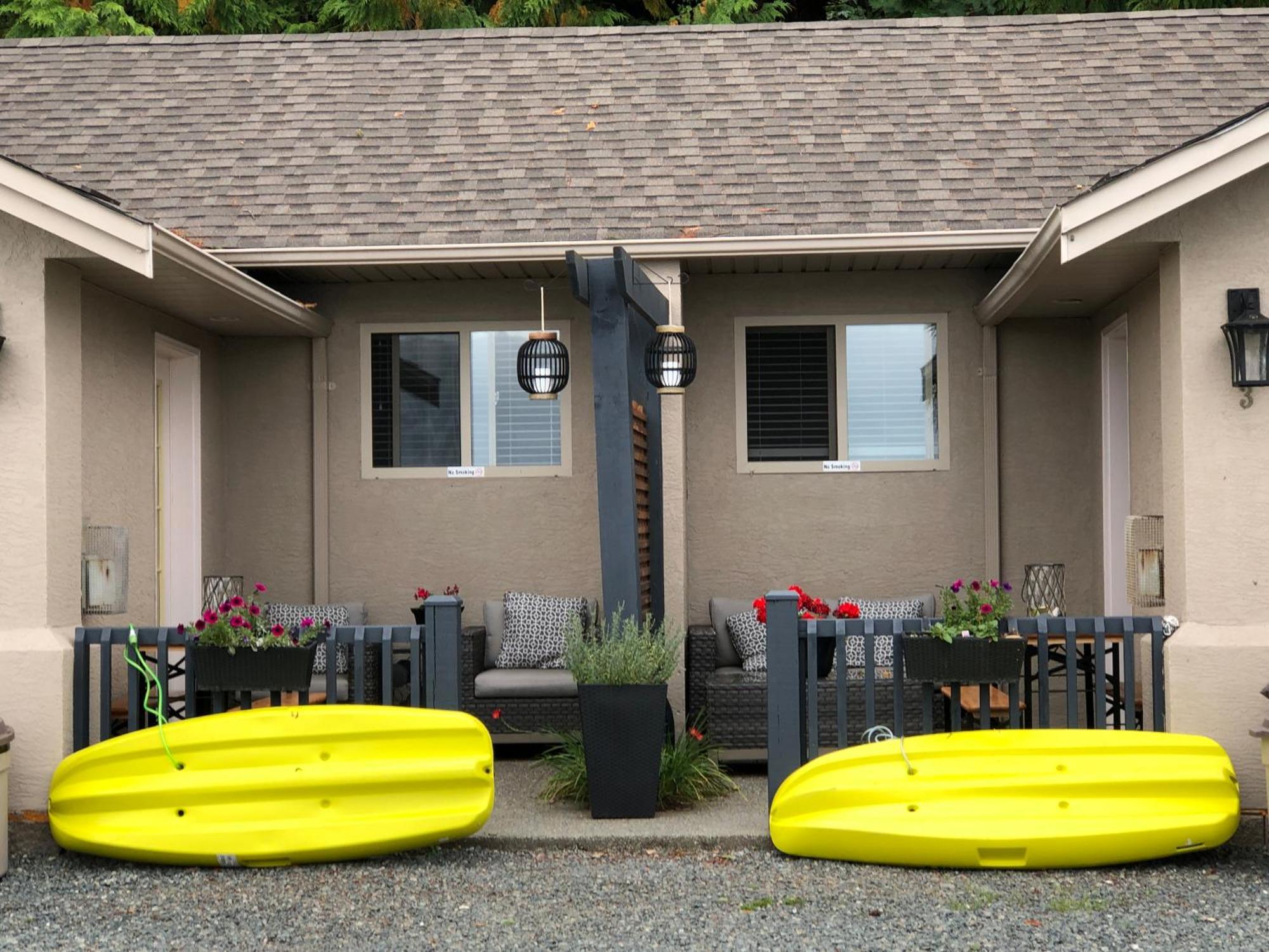 Qualicum Breeze Beach Resort Bowser Bagian luar foto
